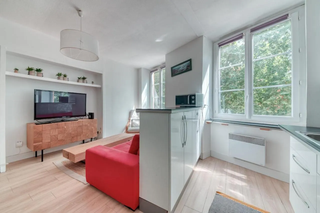 Apt In Lyon - Close Center And Transports 0*,  France